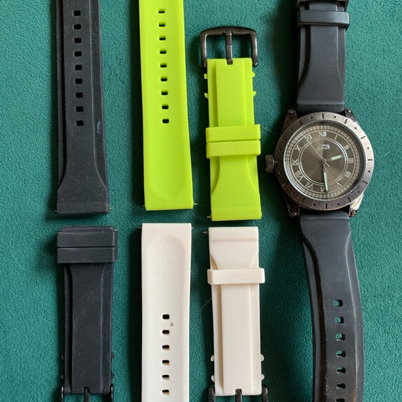 Mint condition FLUD men’s watch w. 4 sets of strap - Picture 4 of 8